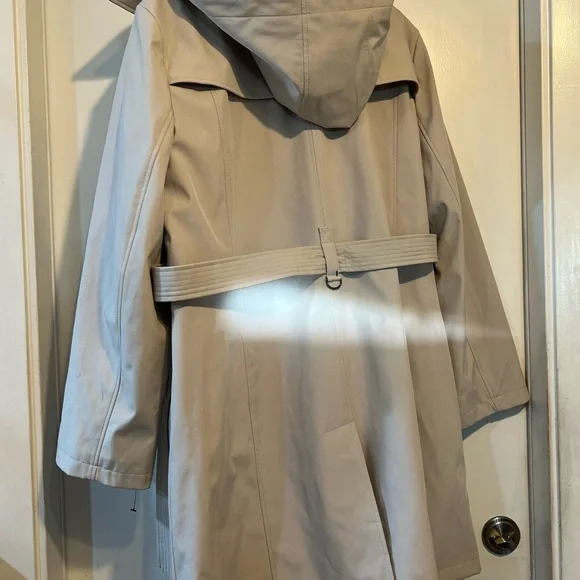 Calvin Klein Cream Trench Coat with Belted Waist - Picture 2 of 3
